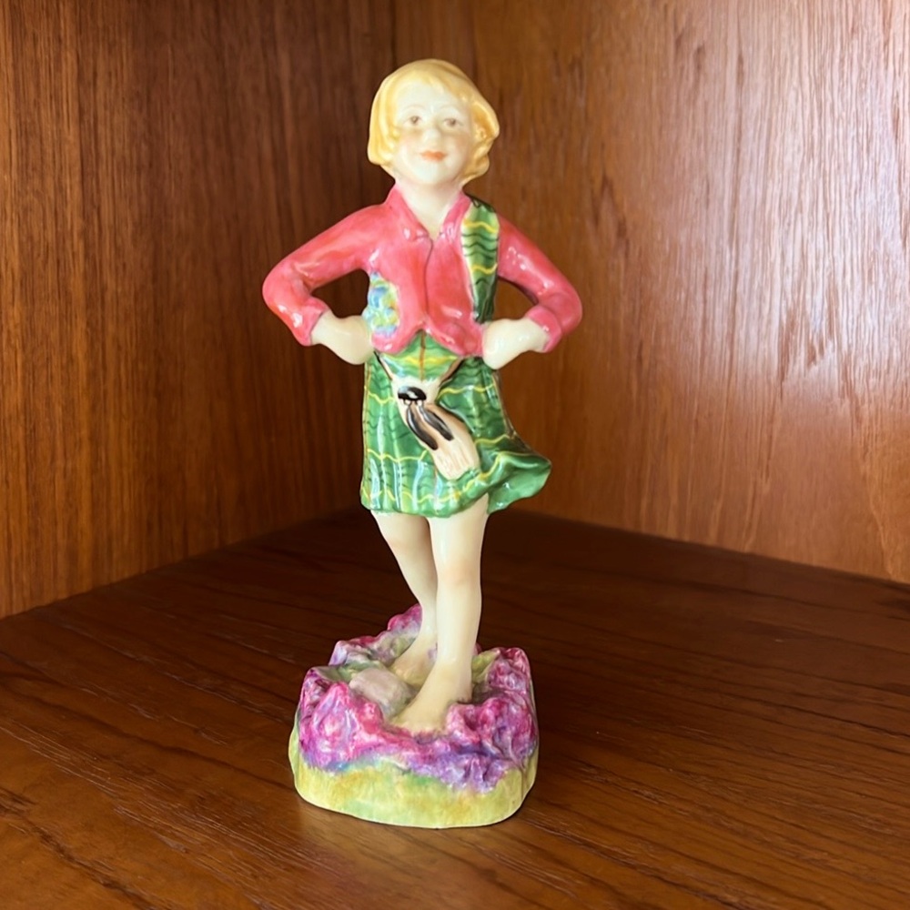 Royal Worcester Children of the Nations Series Scotland Figurine